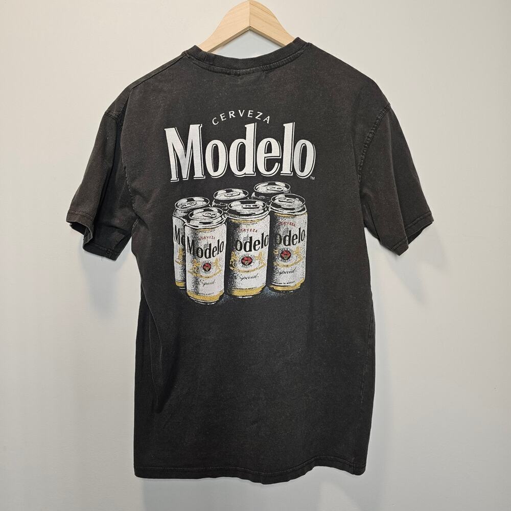 Modelo Men's Beer 6-Pack charcoal Gray Graphic print T-shirt Size small‎